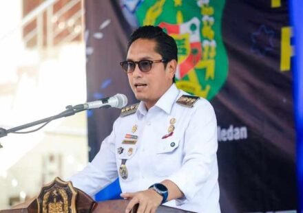 Dapur SPPG Medan menyiapkan makanan bergizi untuk anak sekolah dalam program gizi 700 ribu anak