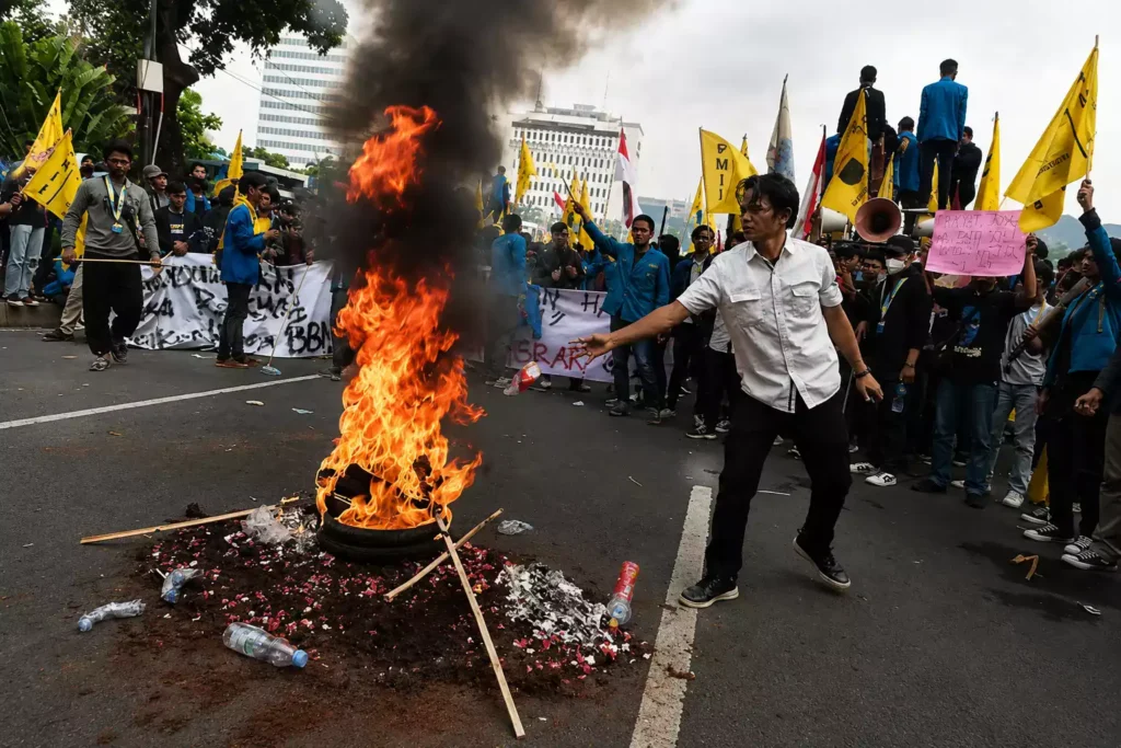 demo dprd sumut memanas