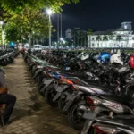 Motor terparkir di kawasan Lapangan Merdeka Medan yang menjadi sorotan setelah terjadi kasus kehilangan kendaraan.